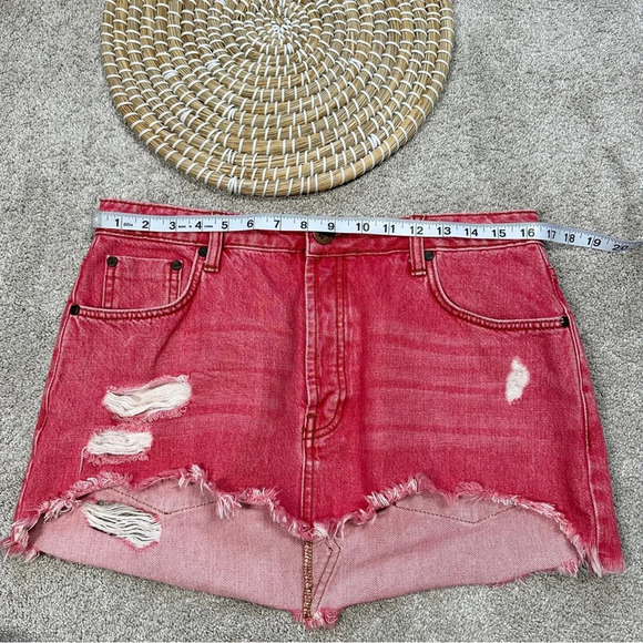 One Teaspoon Junkyard Relaxed Mini Denim Skirt Distressed in Organic Red Size 28 - Picture 12 of 13